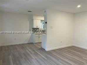 802 N 58th Ave - Photo 2 of 6