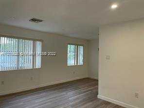 802 N 58th Ave - Photo 3 of 6