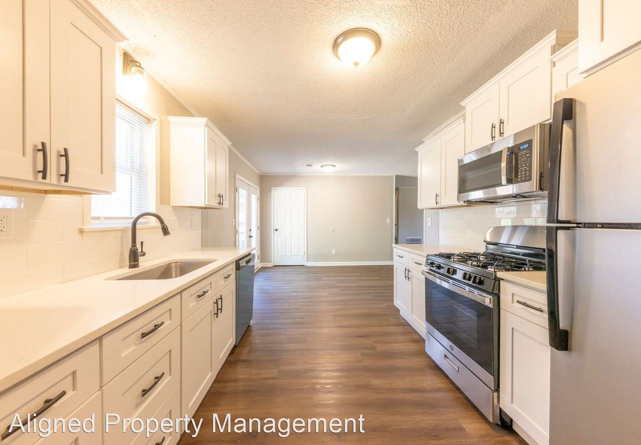 106 Plantation Dr - Photo 3 of 33