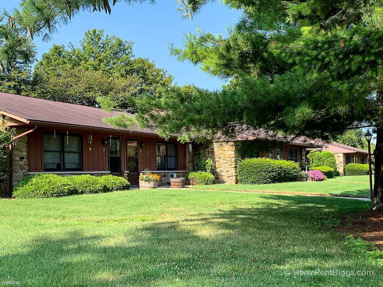 Sunny Knoll Senior Apartments - Photo 3 of 4