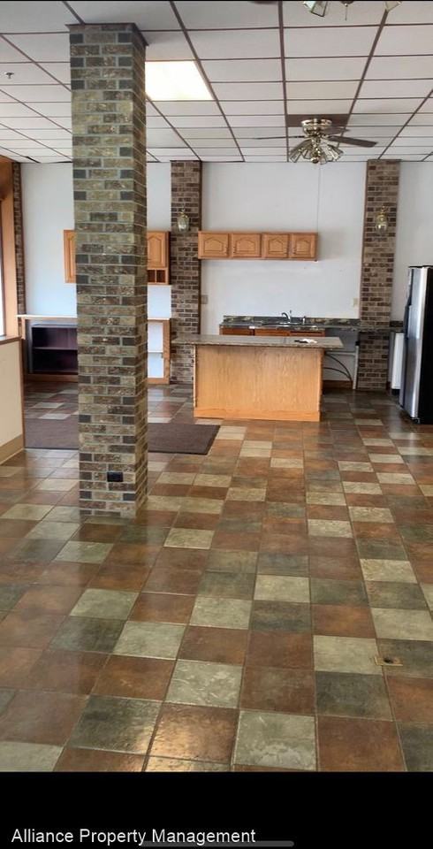 105 Main St South - Photo 2 of 2