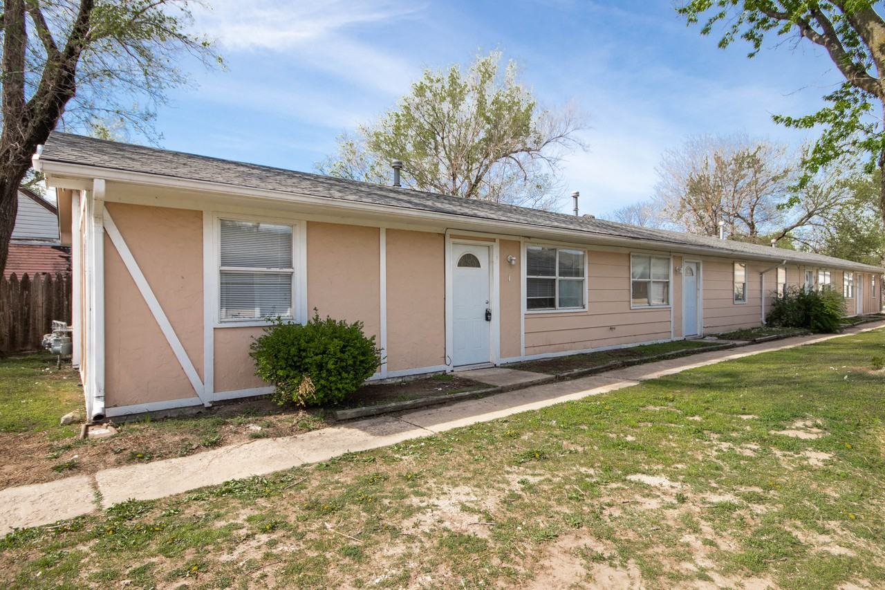 1031 S Glenn St Apartments in McCormick, Wichita, KS 67213 Zumper