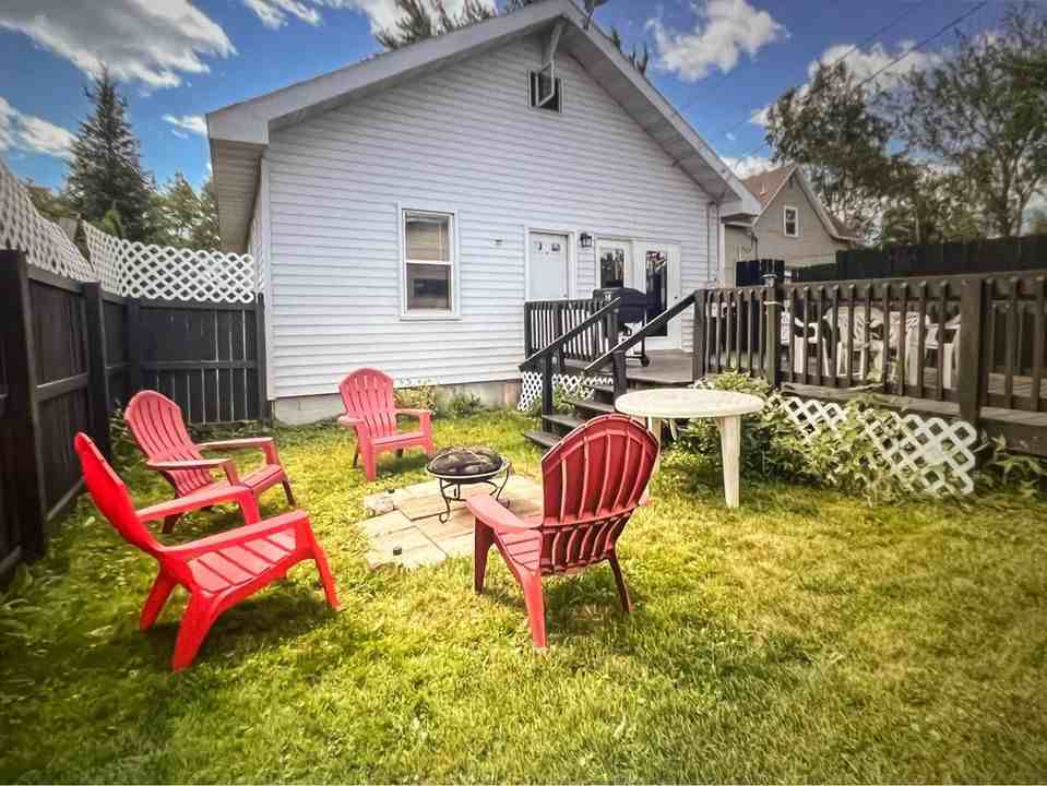 625 11th Ave - Photo 2 of 11