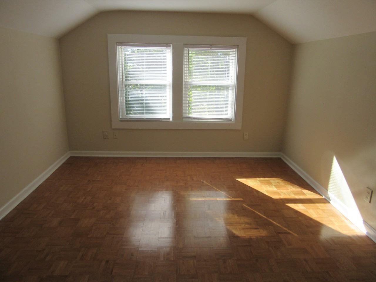 718 S 2nd St #1 - Photo 3 of 8