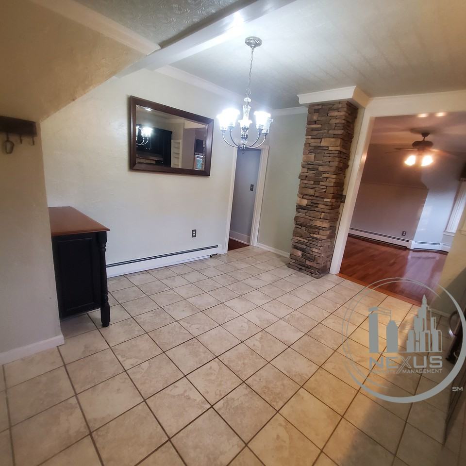 114 Circular St - Photo 2 of 27