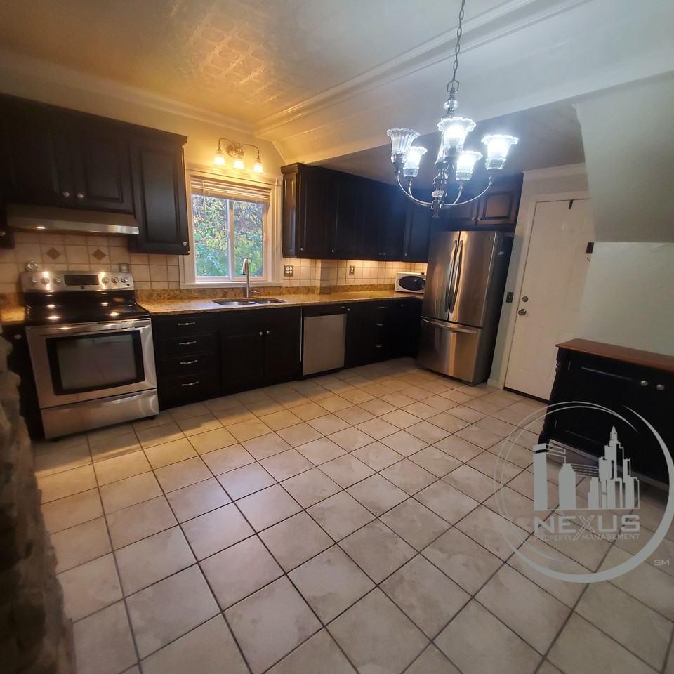 114 Circular St - Photo 4 of 27