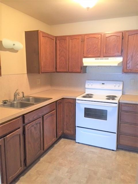 411 Stratford Way - Photo 3 of 9