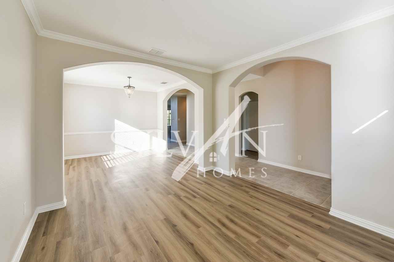 13673 Saddlewood Dr - Photo 2 of 15