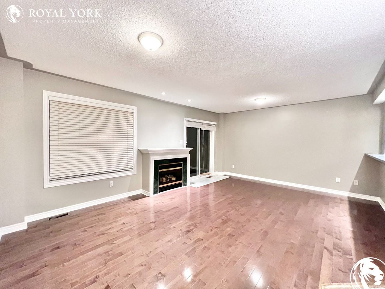 95 Telegraph Dr - Photo 3 of 41