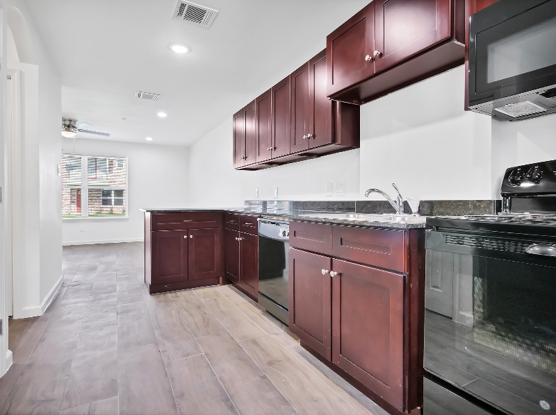 2802 Shaver St - Photo 3 of 24