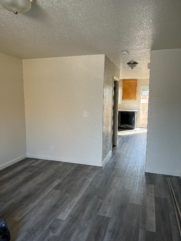 6433 7th St - Photo 2 of 5