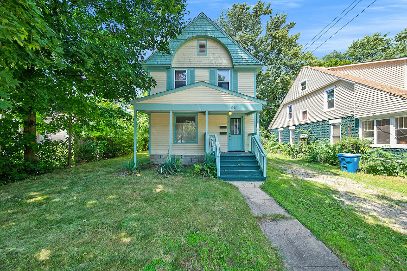 911 Reed Ave #1 - Photo 3 of 25