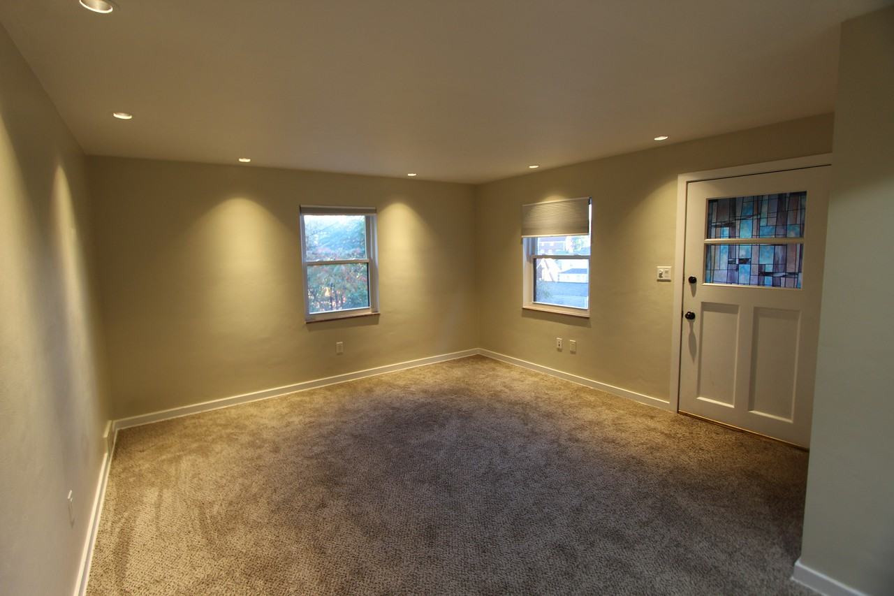 4511 Main Street #B - Photo 6 of 24