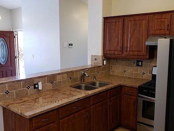 8415 Cedarcroft Rd Nw - Photo 2 of 14