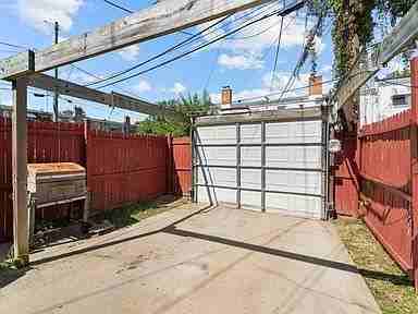 3320 Alden Pl Ne - Photo 3 of 15