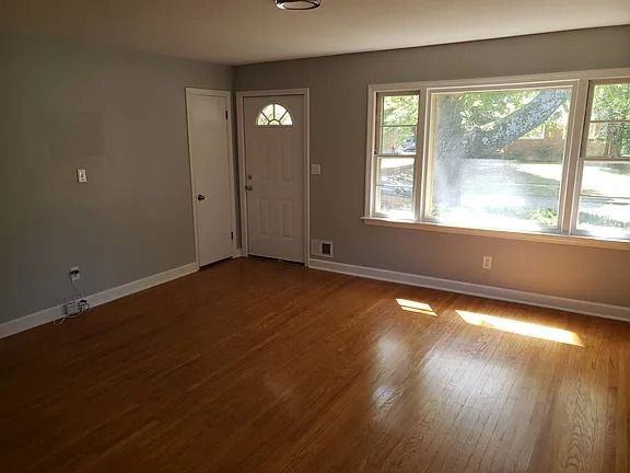 3215 Ellis Way - Photo 2 of 9