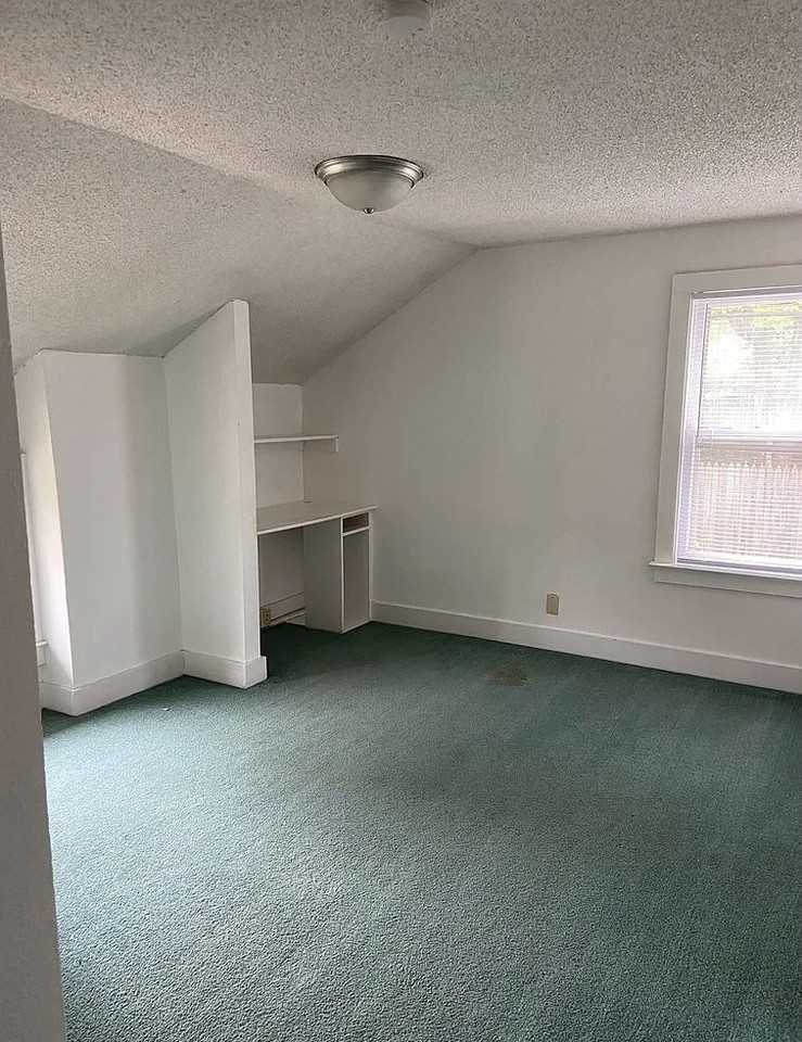 1412 W Michigan Ave - Photo 2 of 10