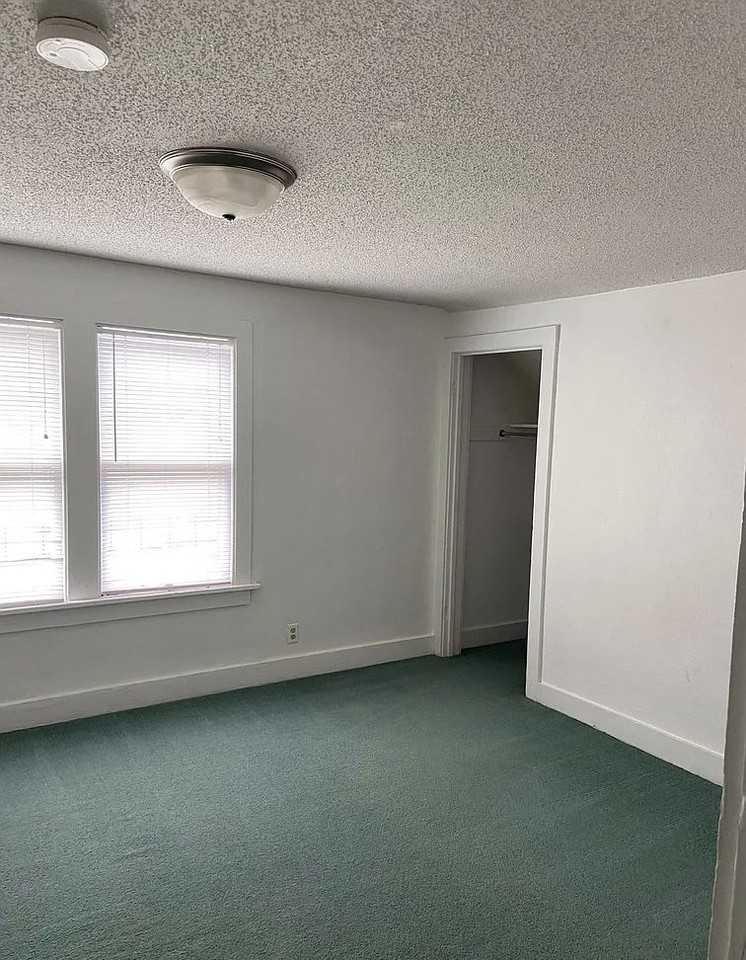 1412 W Michigan Ave - Photo 3 of 10