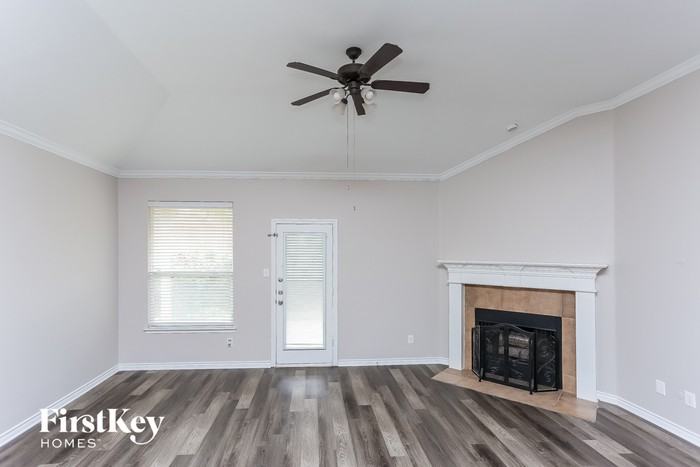 905 Sheryn Dr - Photo 2 of 15