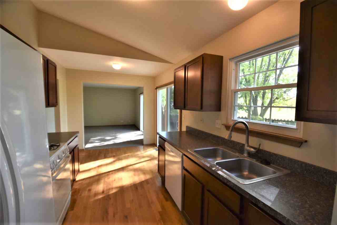 3211 Johnsbury Ct - Photo 3 of 19