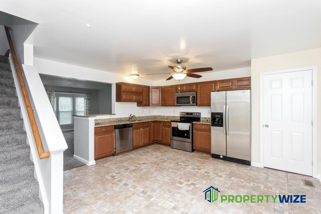 10 Blackfoot Ct #1 - Photo 4 of 32