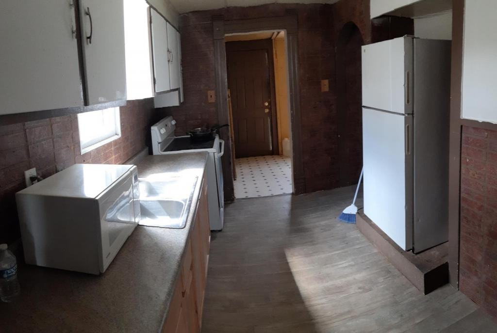 2609 N Grand Ave - Photo 3 of 12