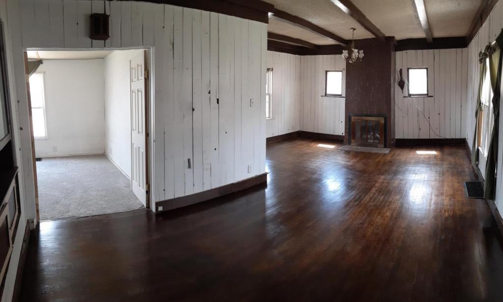 2609 N Grand Ave - Photo 4 of 12