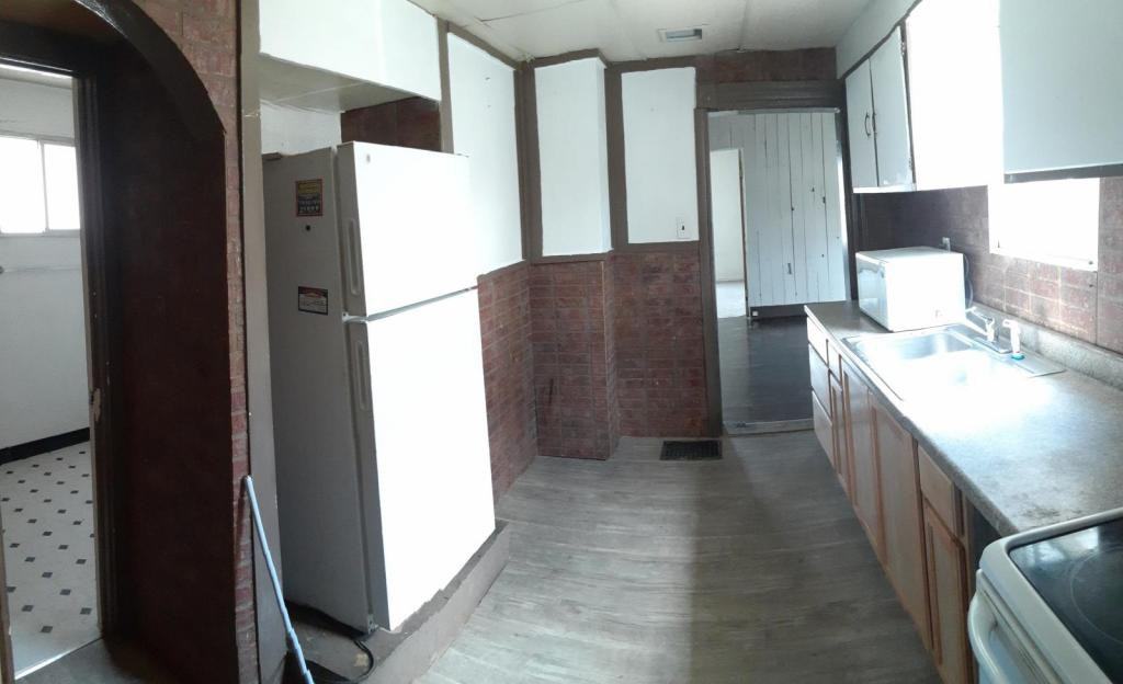 2609 N Grand Ave - Photo 5 of 12