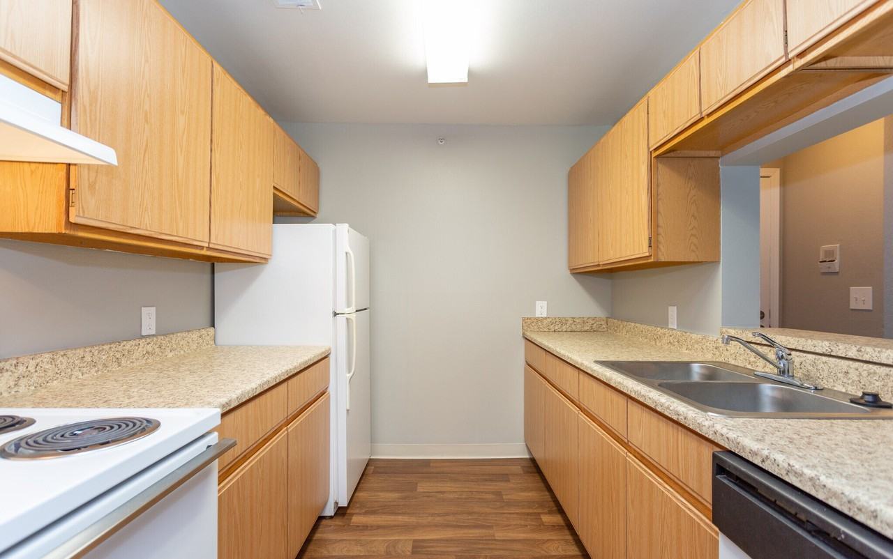 Stone Crest Apartments - Photo 2 of 20