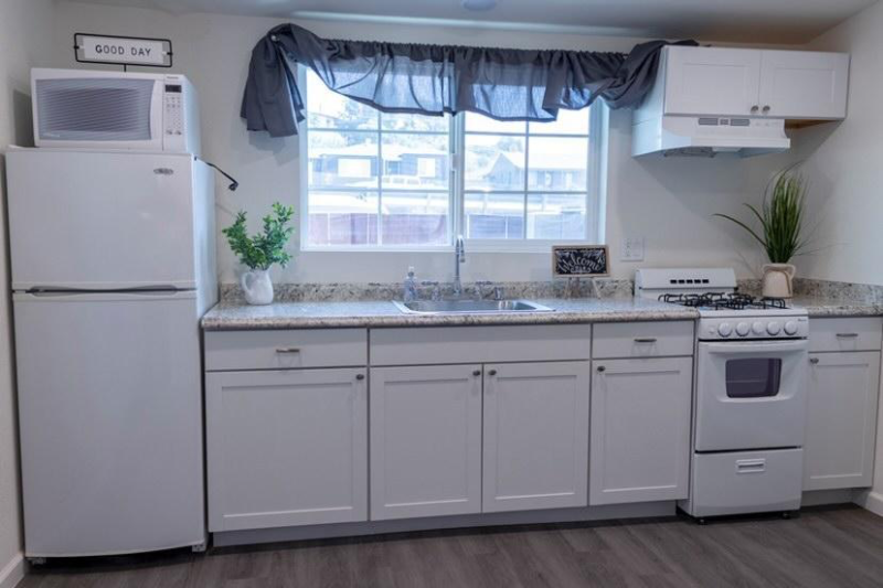 2114 54th St - Photo 2 of 12