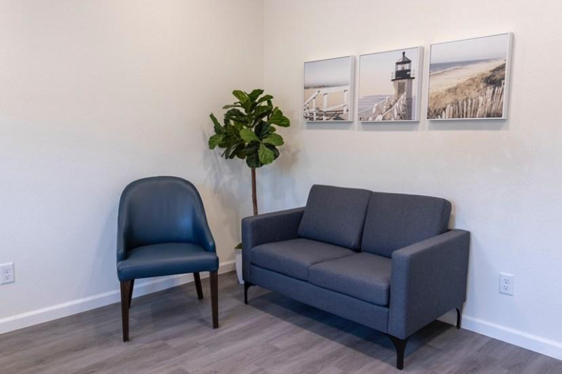 2114 54th St - Photo 3 of 12