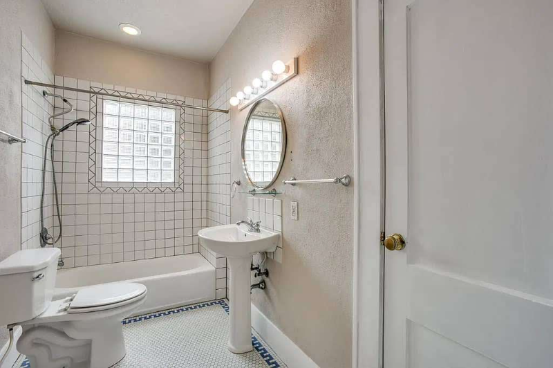 745 E 19th St - Photo 3 of 27