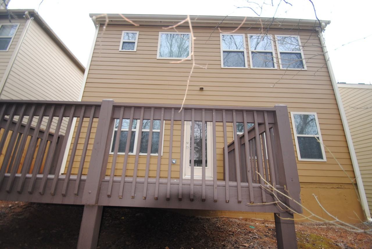 515 Broughton Dr - Photo 2 of 2