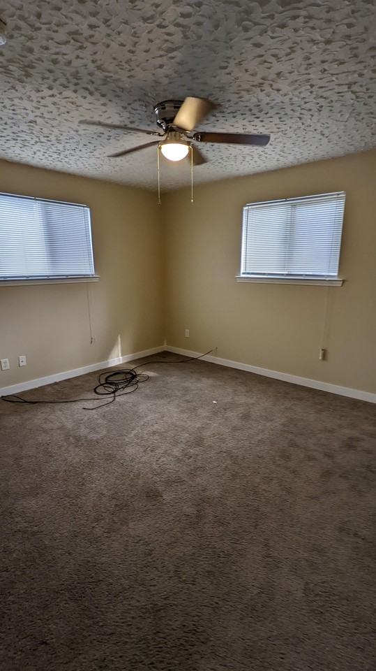 1269 Fort Park Blvd - Photo 4 of 8