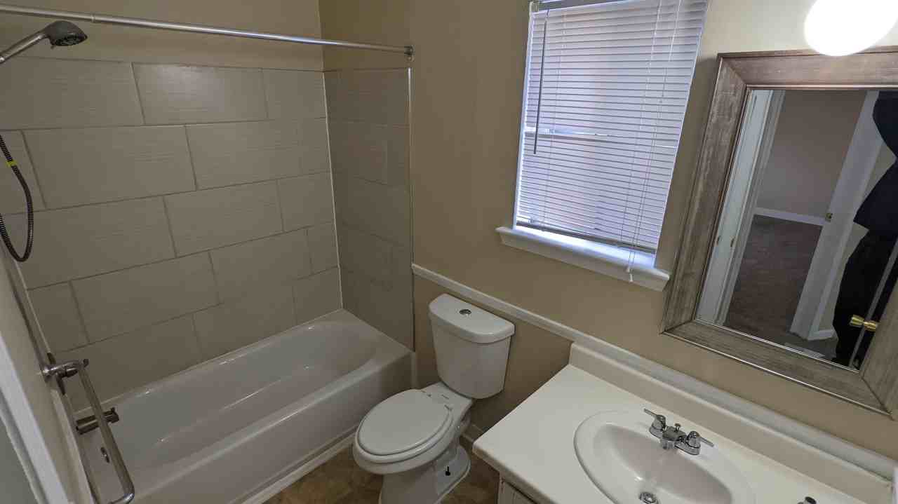 1269 Fort Park Blvd - Photo 5 of 8