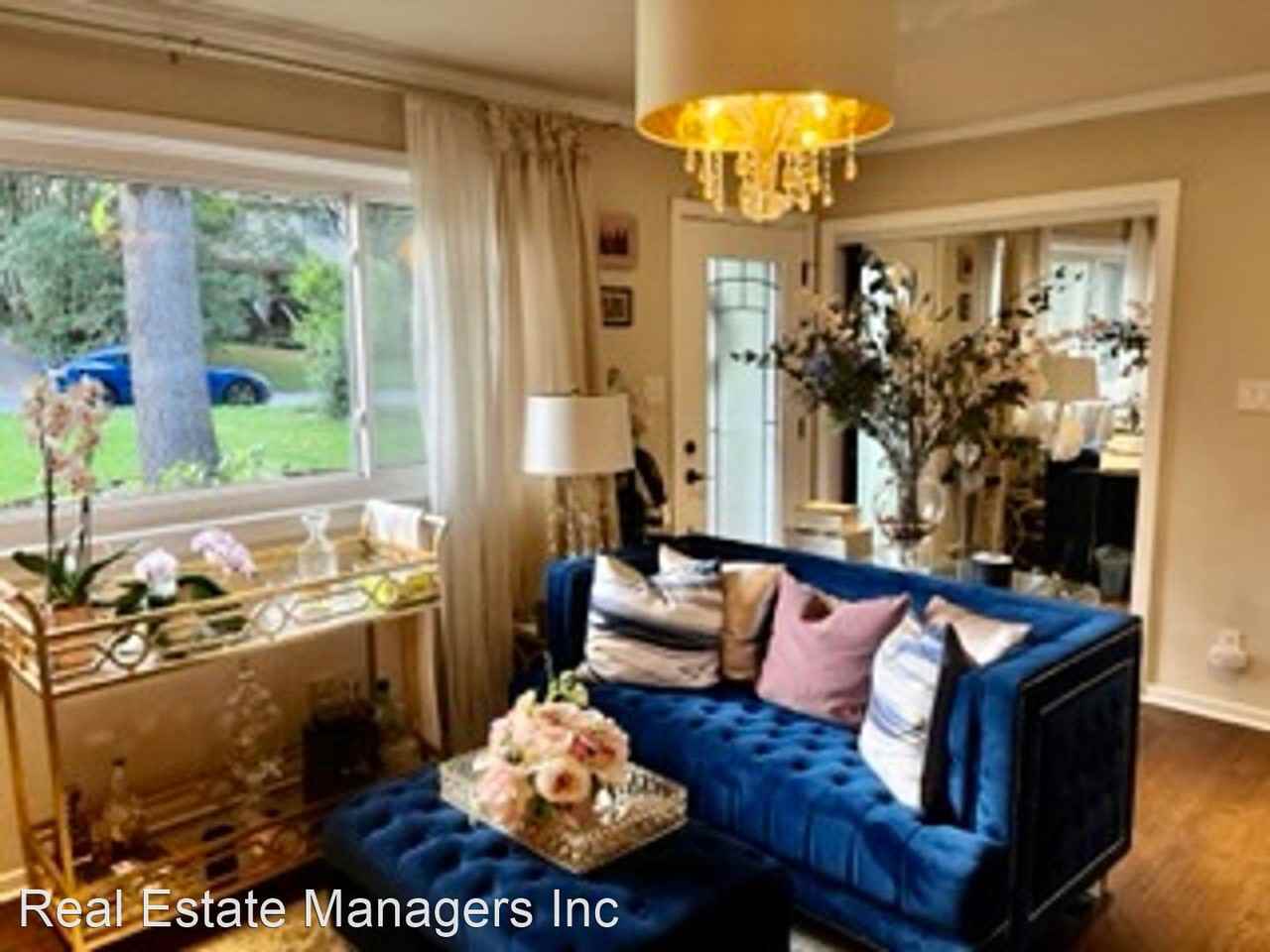 544 Manhasset Rd - Photo 2 of 28