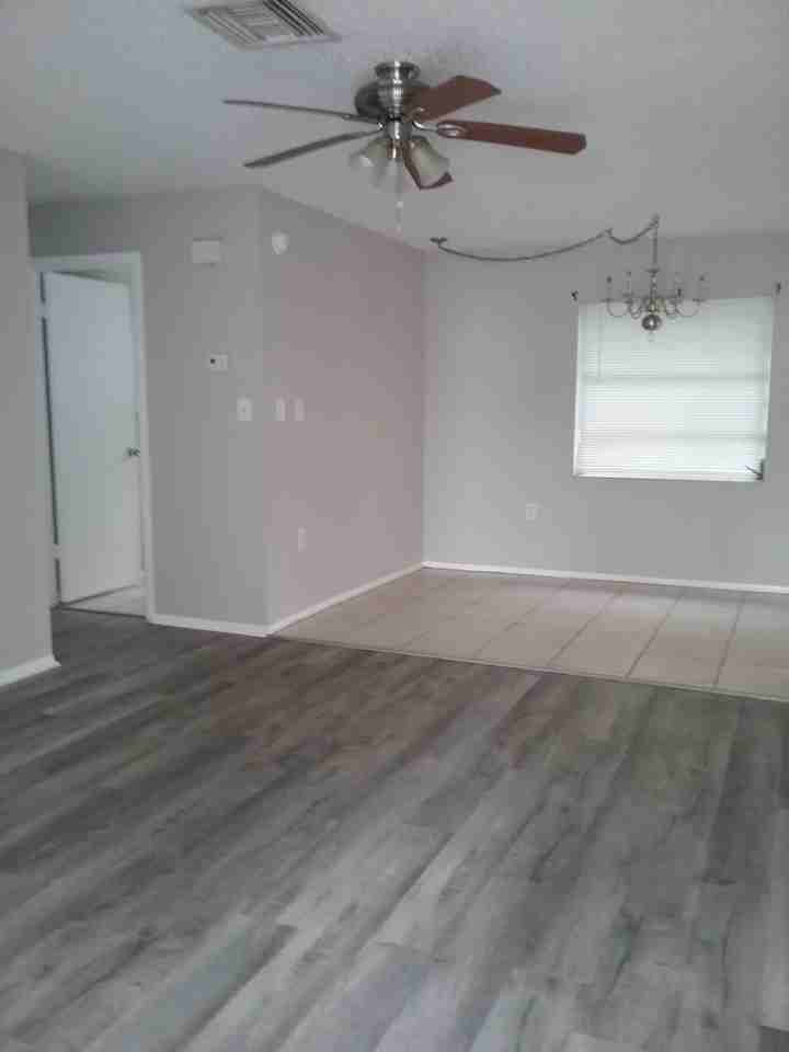 9244 Barrington Ln - Photo 4 of 11