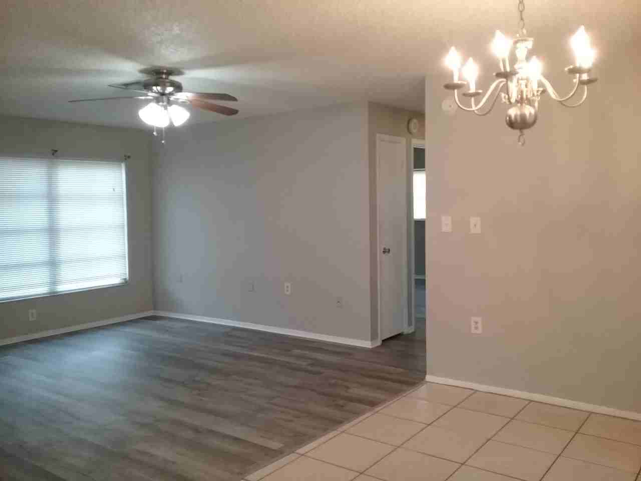 9244 Barrington Ln - Photo 2 of 11