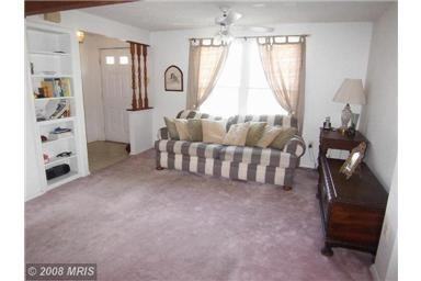 157 Wimbledon Ln - Photo 2 of 13