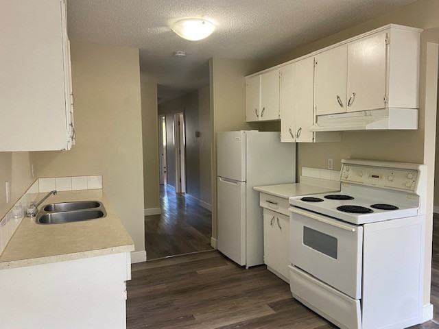 11820 46 Street - Photo 3 of 12