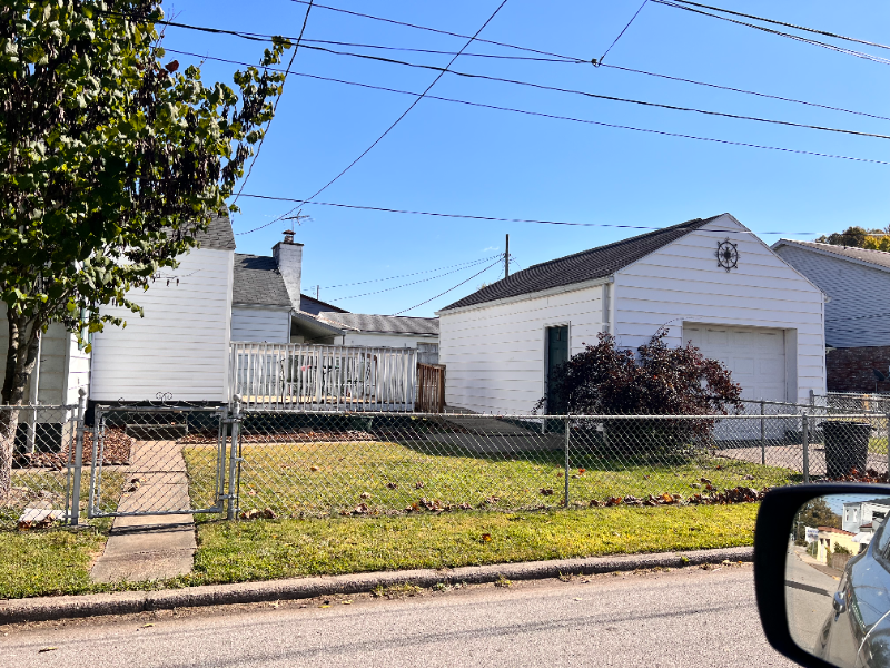 5035 Indiana St - Photo 2 of 9