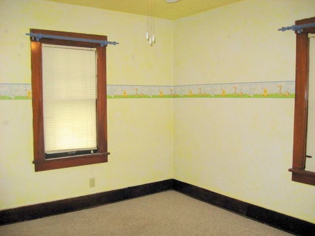 875 W Waggoner St - Photo 3 of 7