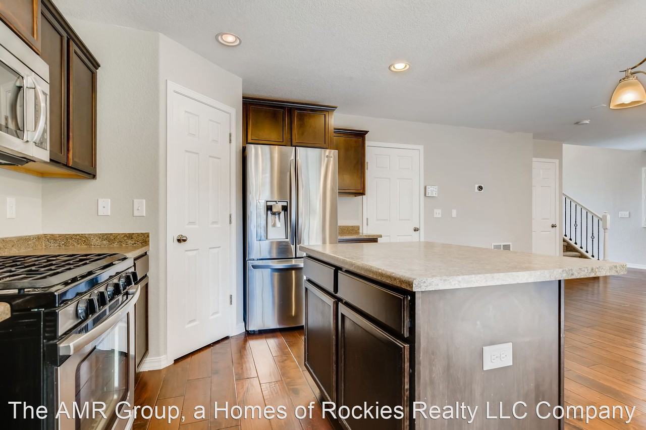 974 Diamond Rim Dr - Photo 2 of 28