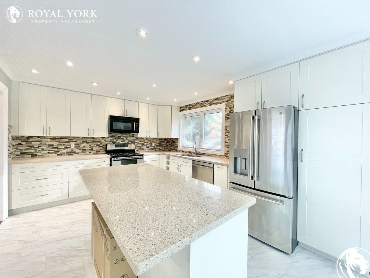 13556 Fourth Line #1 - Photo 3 of 41