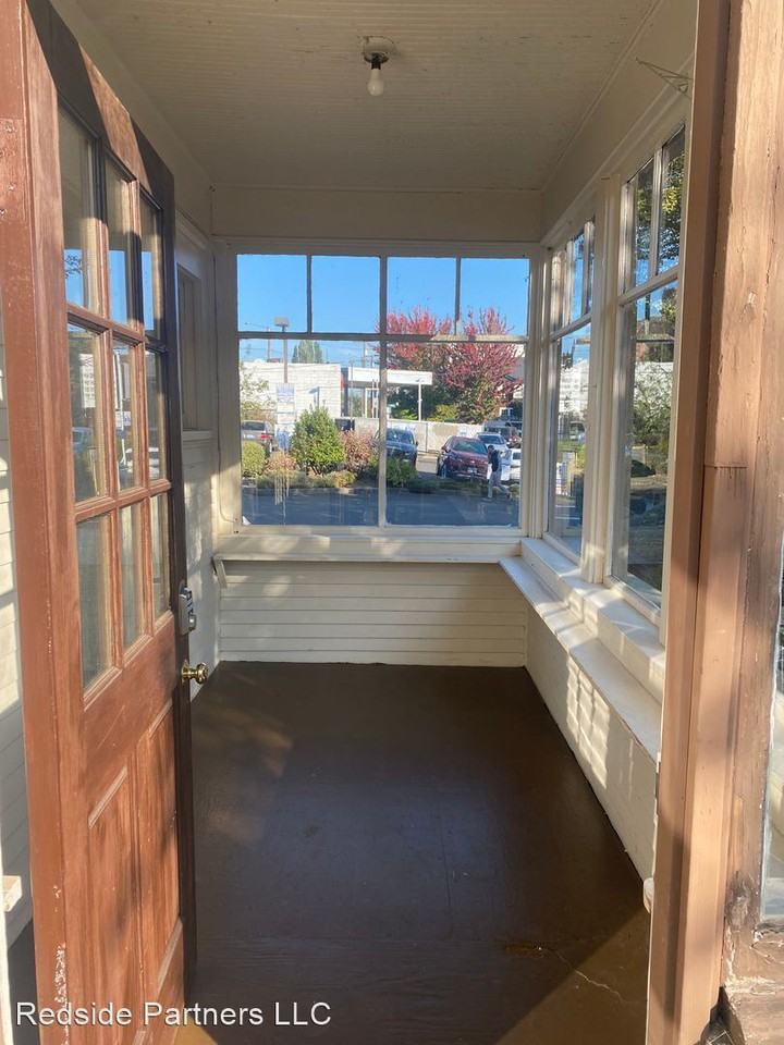 611 10th Ave E - Photo 2 of 45