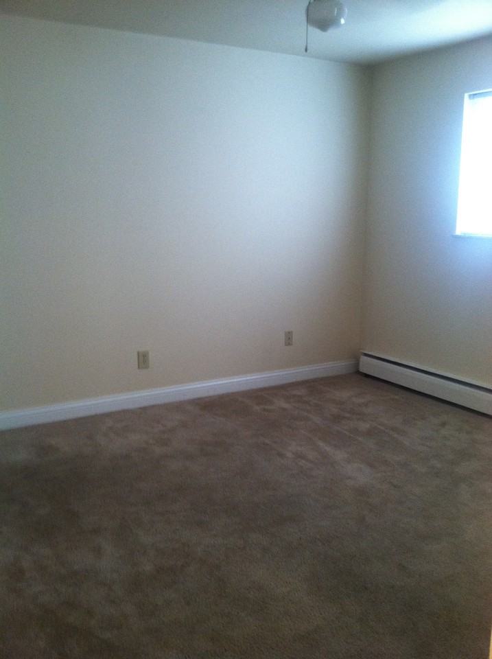 2216 Lawn Ave #03 - Photo 3 of 3