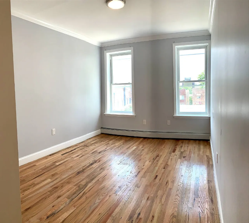 3367 Fenton Ave - Photo 3 of 10