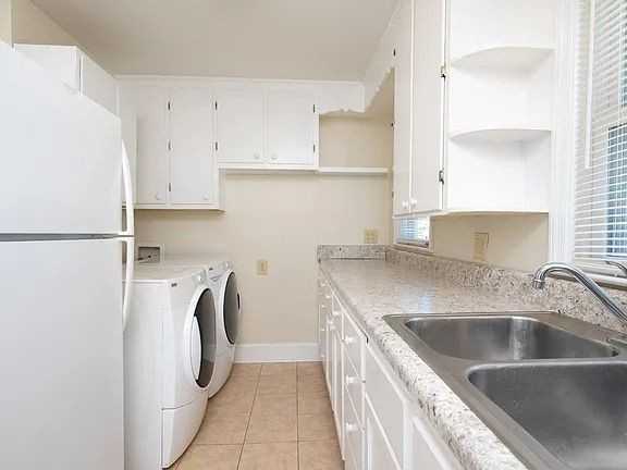 1232 Garden Dr - Photo 2 of 9