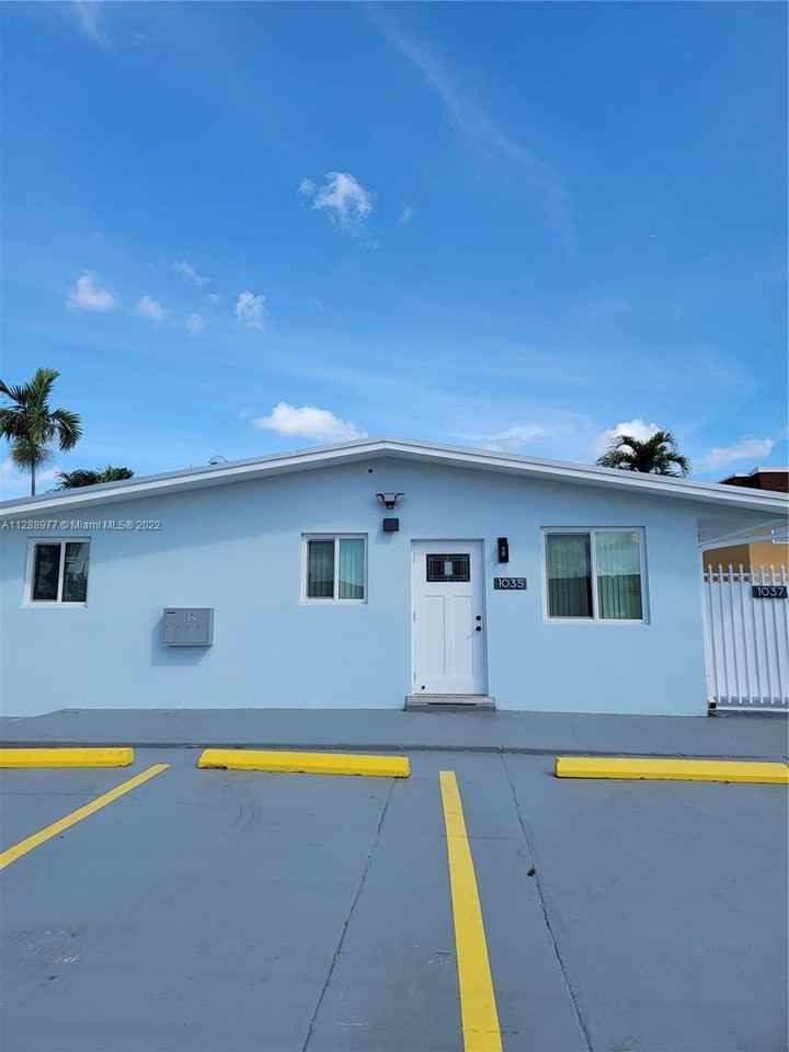 1035 W 23rd St - Photo 2 of 8