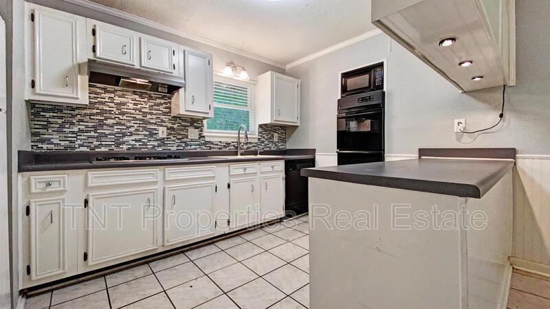 1201 Neal Pickett Dr - Photo 3 of 12